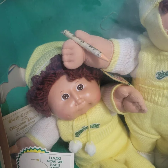 Cabbage Patch Kids 1985 Twin Dolls in Yellow Outfits - Picture 3 of 4